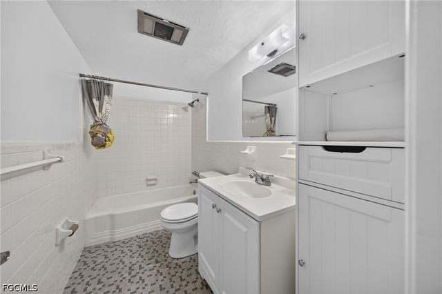 2544 1st ST 108, Fort Myers, FL 33901