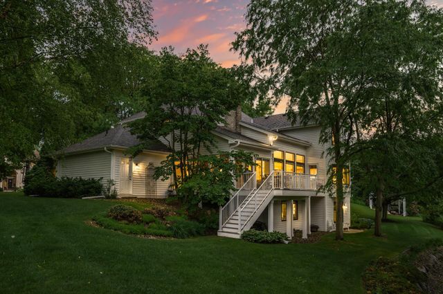 18720 25th Avenue N, Plymouth, MN 55447
