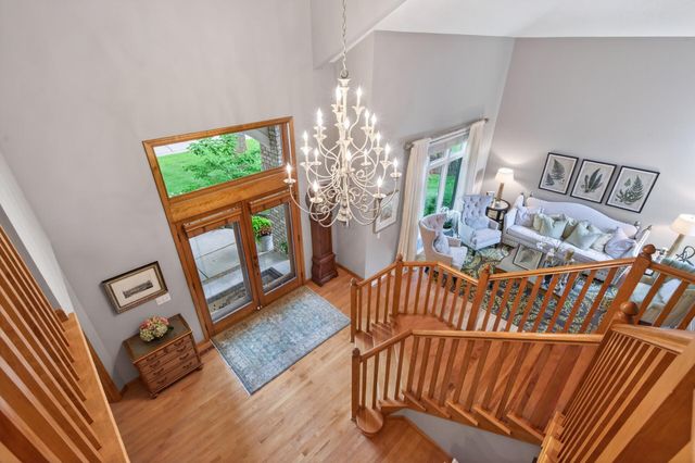 18720 25th Avenue N, Plymouth, MN 55447