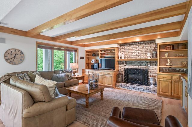 18720 25th Avenue N, Plymouth, MN 55447