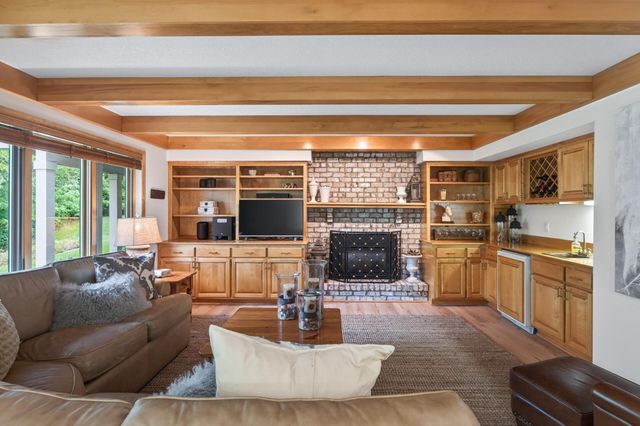 18720 25th Avenue N, Plymouth, MN 55447