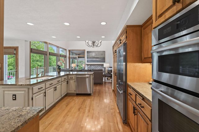 18720 25th Avenue N, Plymouth, MN 55447