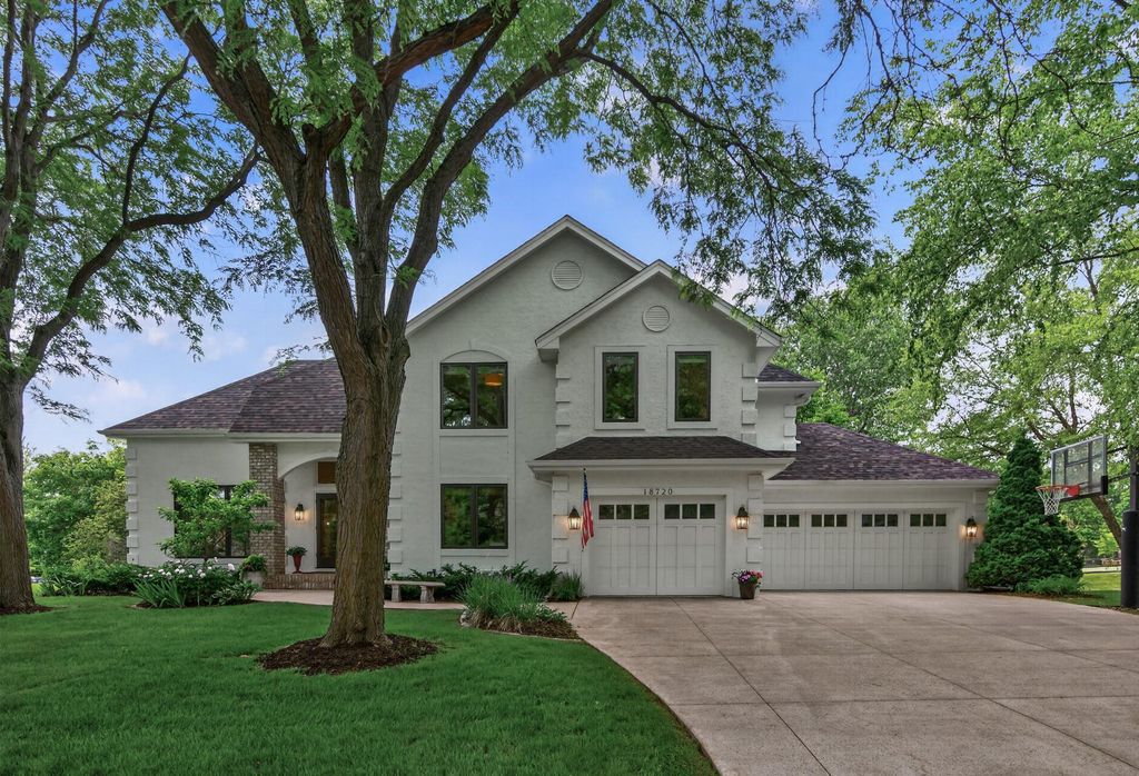 18720 25th Avenue N, Plymouth, MN 55447