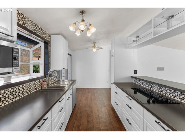 5687 Se LLOYD St, Milwaukie, OR 97222