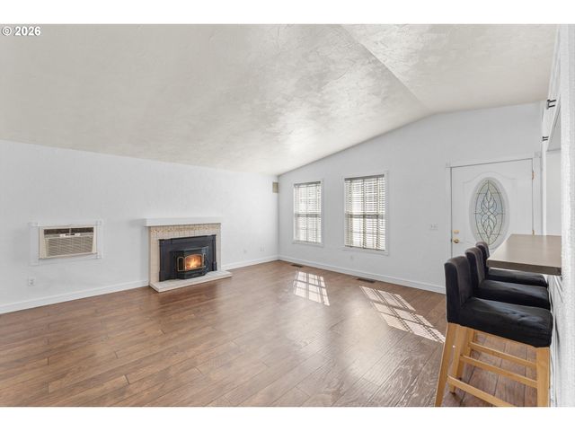 5687 Se LLOYD St, Milwaukie, OR 97222