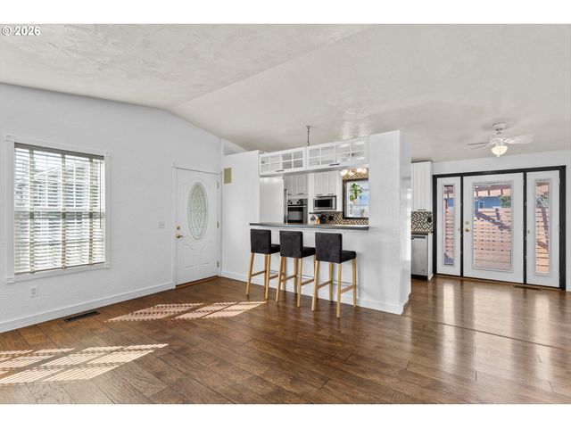 5687 Se LLOYD St, Milwaukie, OR 97222