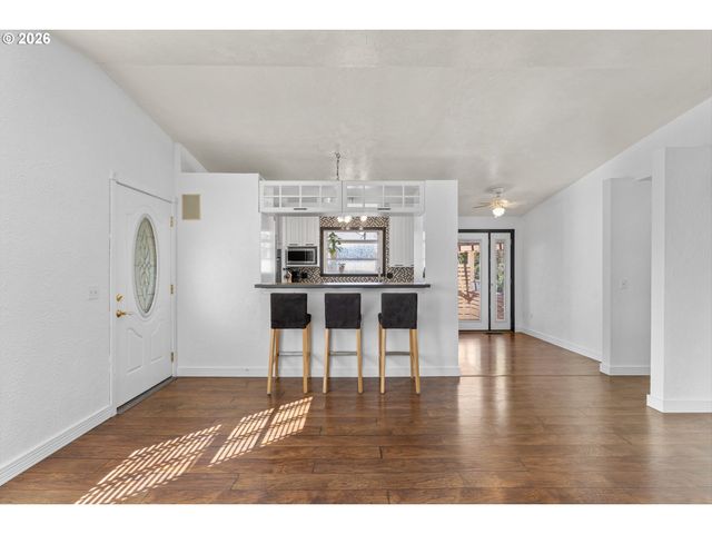 5687 Se LLOYD St, Milwaukie, OR 97222