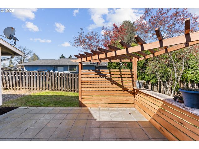 5687 Se LLOYD St, Milwaukie, OR 97222