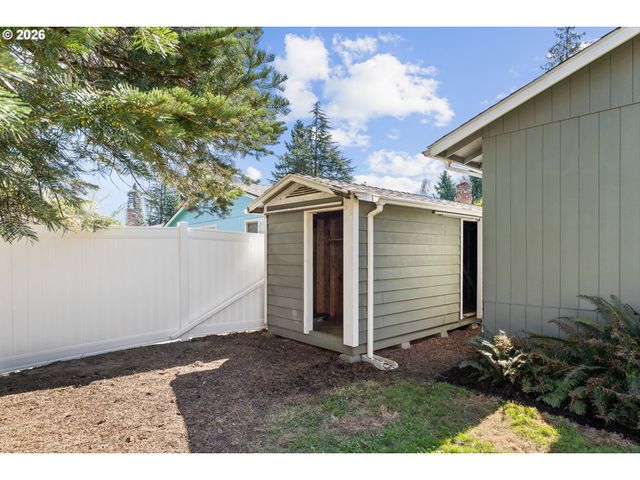 5687 Se LLOYD St, Milwaukie, OR 97222