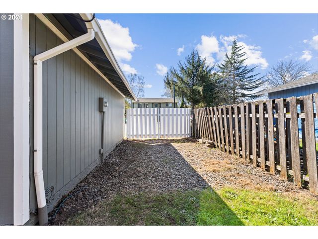 5687 Se LLOYD St, Milwaukie, OR 97222