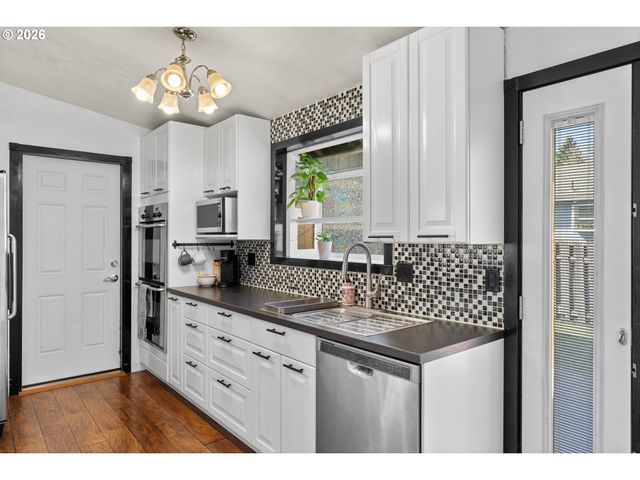 5687 Se LLOYD St, Milwaukie, OR 97222