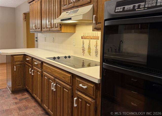 1205 E 10th Street, Sand Springs, OK 74063