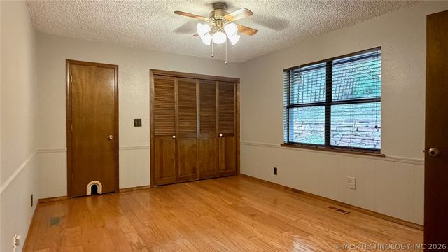 1205 E 10th Street, Sand Springs, OK 74063