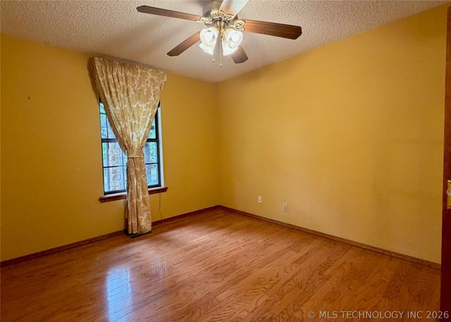 1205 E 10th Street, Sand Springs, OK 74063