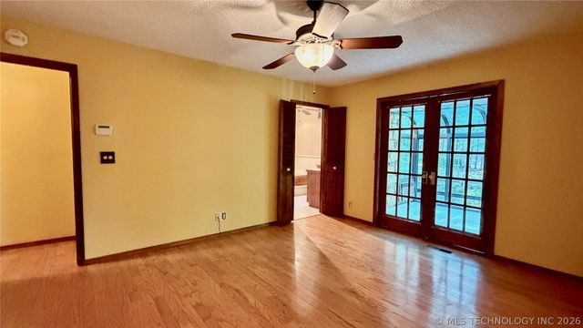 1205 E 10th Street, Sand Springs, OK 74063