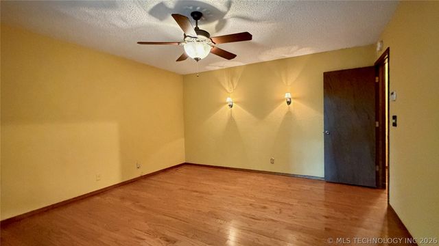 1205 E 10th Street, Sand Springs, OK 74063