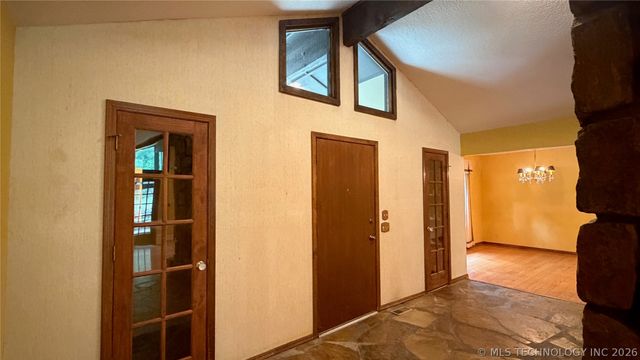 1205 E 10th Street, Sand Springs, OK 74063