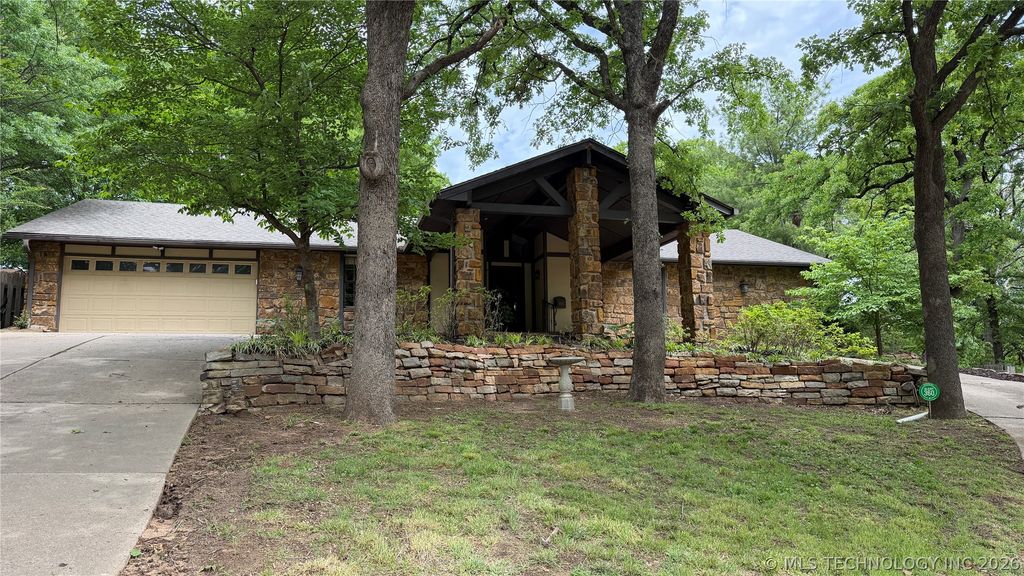 1205 E 10th Street, Sand Springs, OK 74063