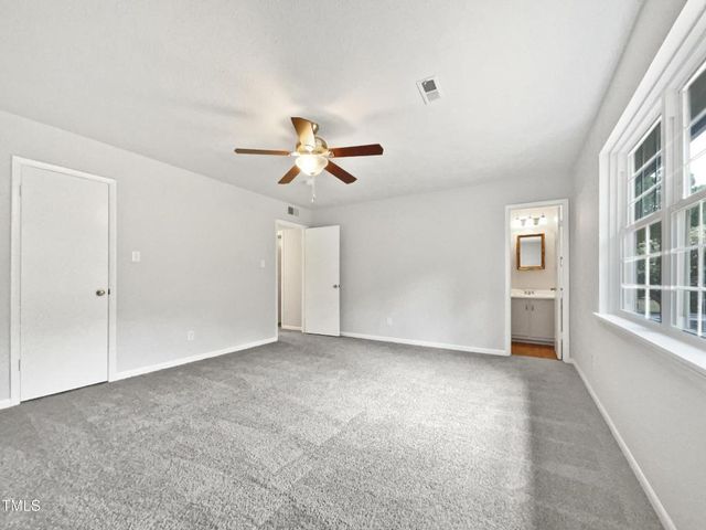 6921 Timbercroft Lane, Fayetteville, NC 28314