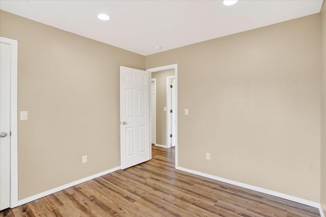 1020 N Ethyl Avenue, Springfield, MO 65802