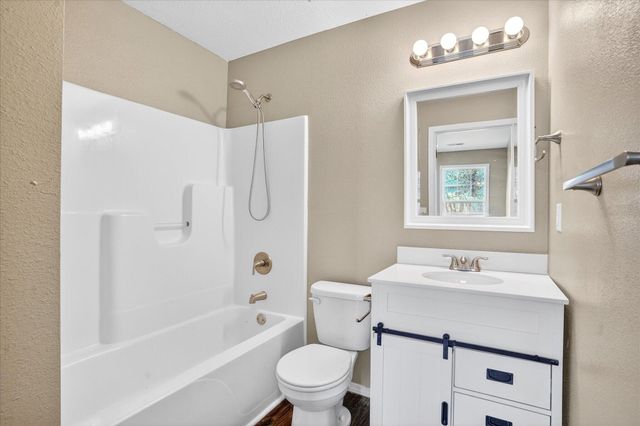 1020 N Ethyl Avenue, Springfield, MO 65802