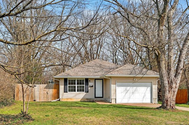 1020 N Ethyl Avenue, Springfield, MO 65802