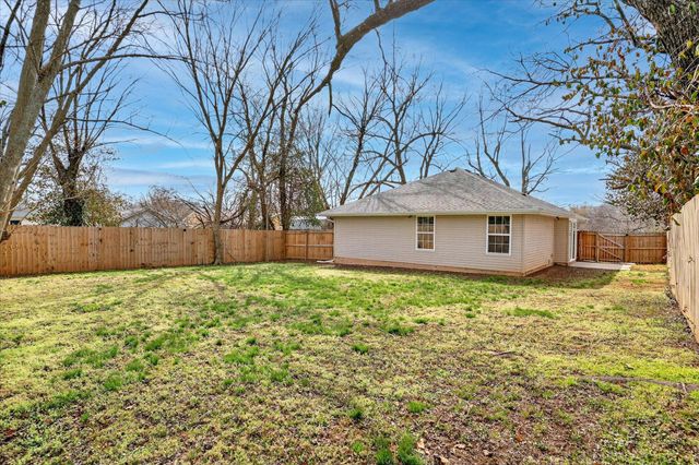 1020 N Ethyl Avenue, Springfield, MO 65802