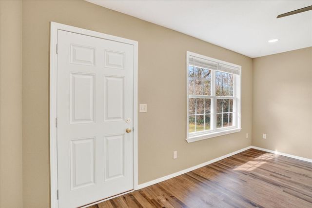 1020 N Ethyl Avenue, Springfield, MO 65802