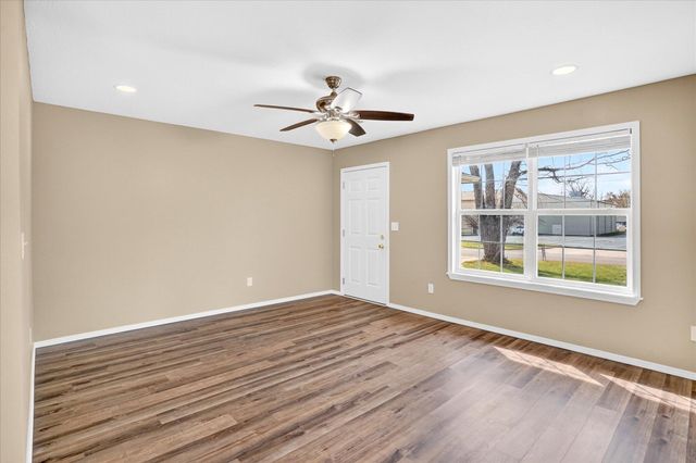 1020 N Ethyl Avenue, Springfield, MO 65802