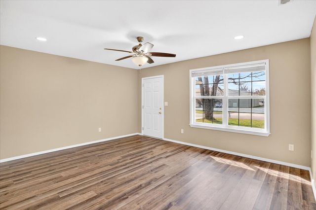 1020 N Ethyl Avenue, Springfield, MO 65802