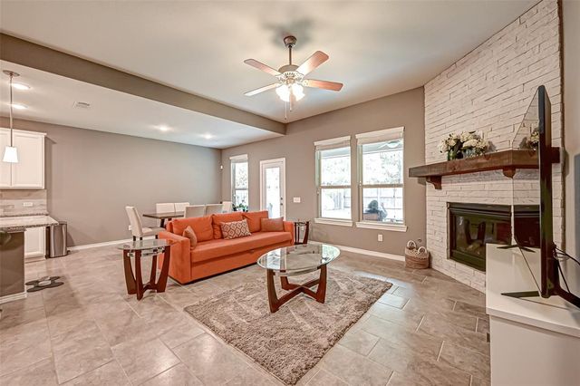 103 Pioneer Canyon, The Woodlands, TX 77375