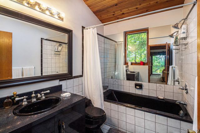 5365 S Bancroft Road, Shiawassee Township, MI 48429