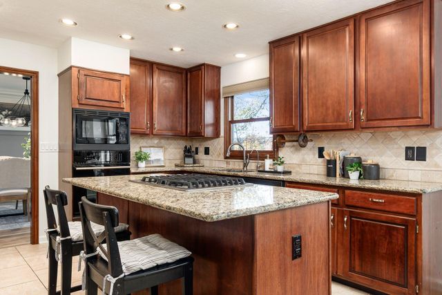 5690 Duddingston Drive, Dublin, OH 43017