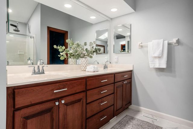 5690 Duddingston Drive, Dublin, OH 43017