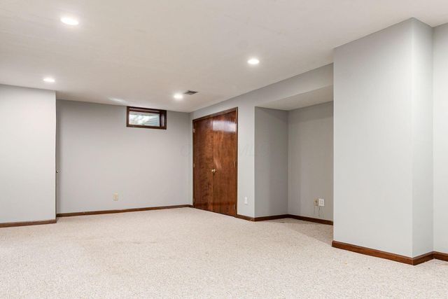 5690 Duddingston Drive, Dublin, OH 43017