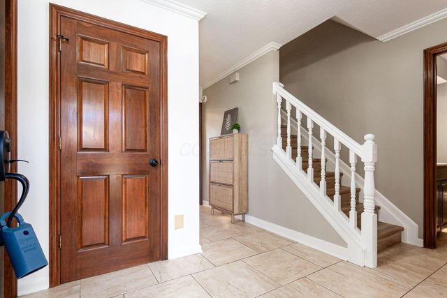 5690 Duddingston Drive, Dublin, OH 43017