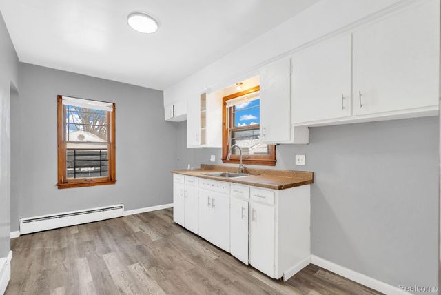 5330 Hereford Street, Detroit, MI 48224