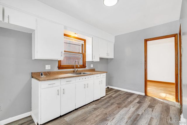 5330 Hereford Street, Detroit, MI 48224