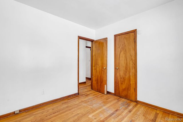 5330 Hereford Street, Detroit, MI 48224