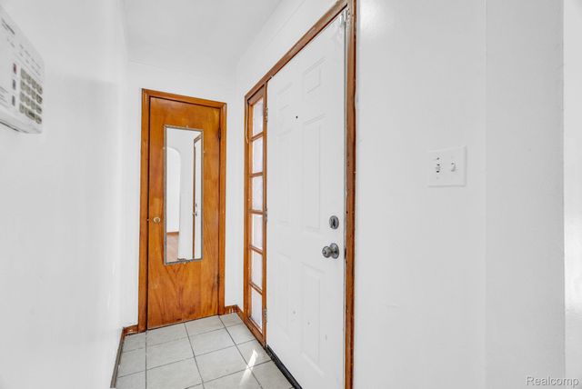 5330 Hereford Street, Detroit, MI 48224