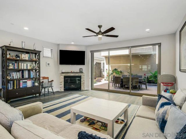 938 Opal, San Diego, CA 92109