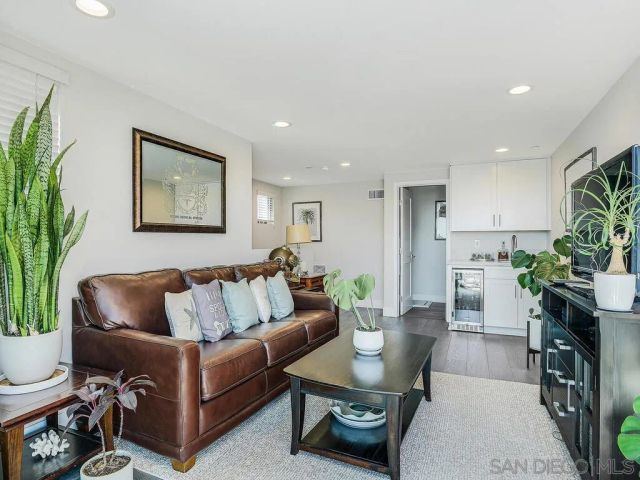 938 Opal, San Diego, CA 92109