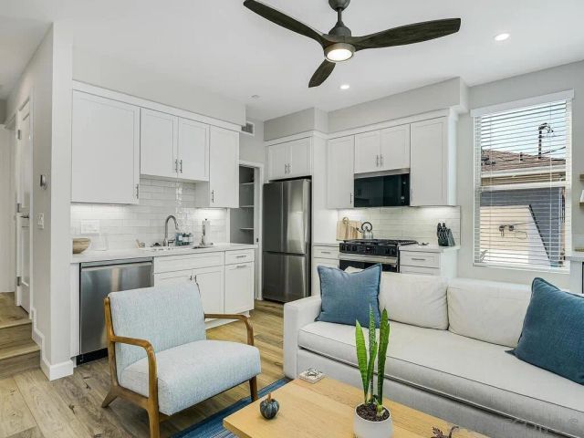 938 Opal, San Diego, CA 92109