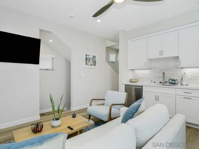 938 Opal, San Diego, CA 92109