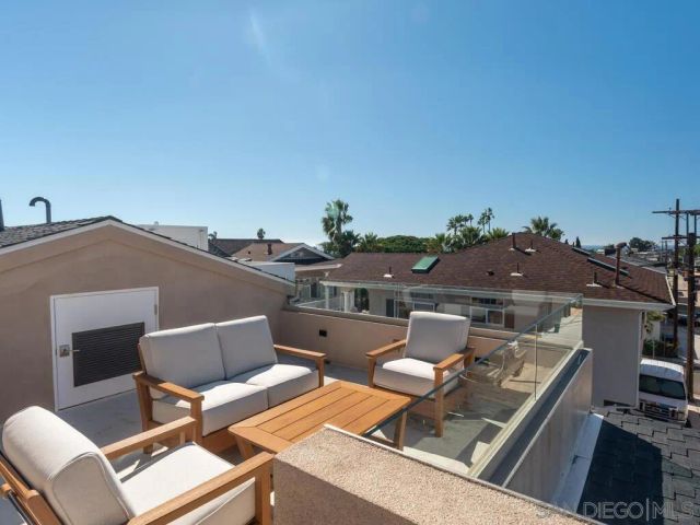 938 Opal, San Diego, CA 92109