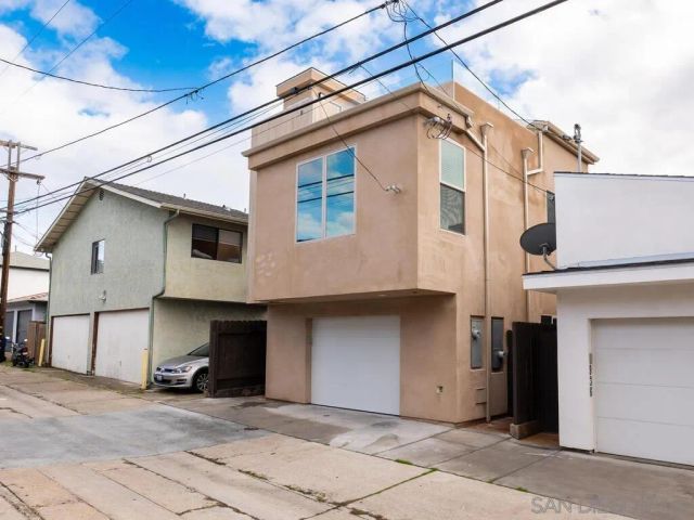 938 Opal, San Diego, CA 92109