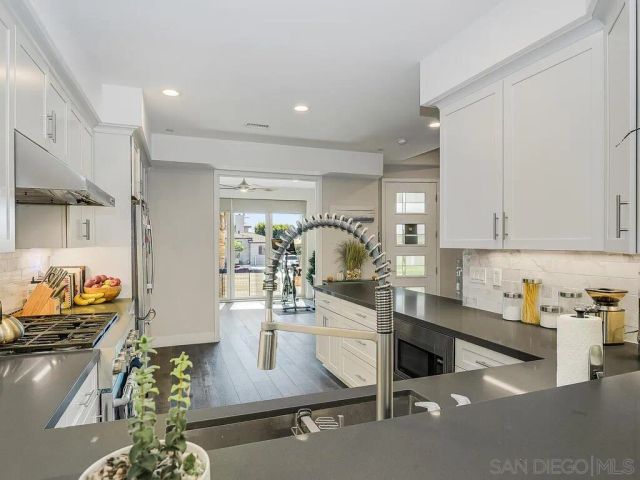 938 Opal, San Diego, CA 92109