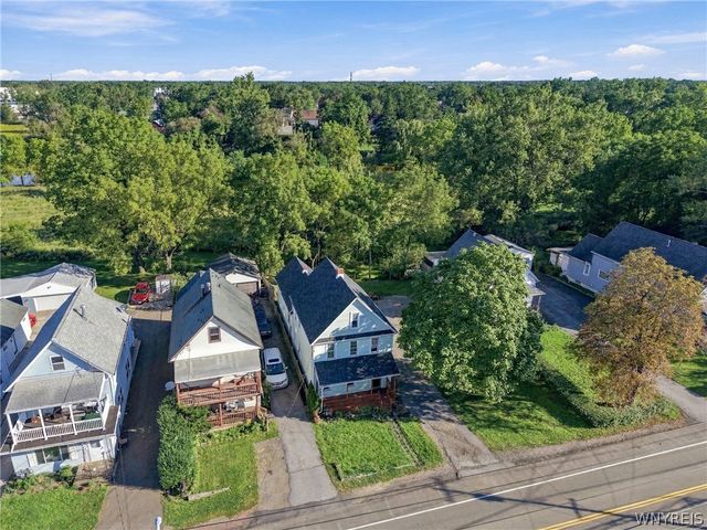1268 Indian Church Road, West Seneca, NY 14224