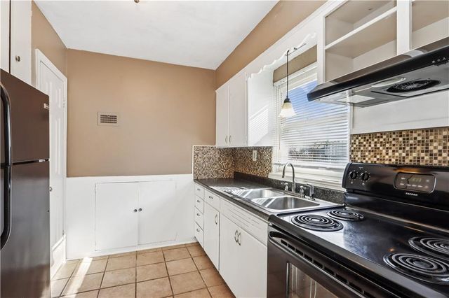 613 NE 45th Street, Kansas City, MO 64116