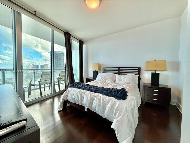 888 Biscayne Blvd 3208, Miami, FL 33132